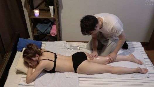 Beautiful Ass-Lift Salon that’s Popular with Married Women 2