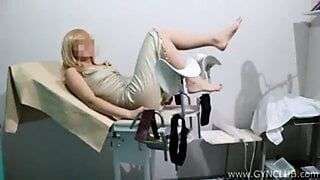 Exame blonde squirt on gyno chair