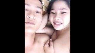 Female student makes love with her boyfriend