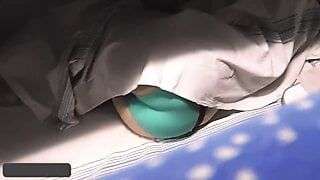 Girl masturbates on the train – cam