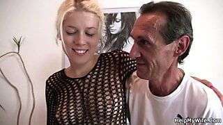 His wife rides another cock after cunnilingus