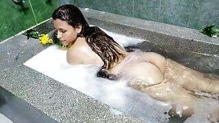 I fuck my stepsister’s best friend and I cum inside her pussy