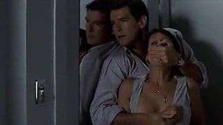 Jamie Lee Curtis – The Tailor of Panama 03