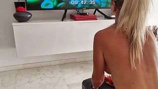 Milf tries to play Tetris while sitting on Sybian sex machine, but it ends with body shaking orgasm