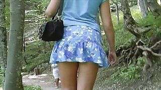 Sie fahrt in den urlaub mit der aeltere stiefschwester! Schau was dann passiert!