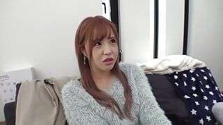 THE No.1 body that men want to embrace! A slutty hostess with a huge body!