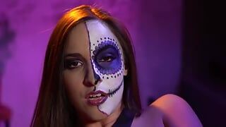 Amirah Adara’s Halloween masturbation