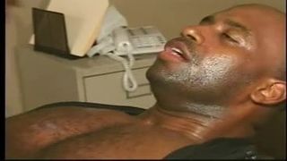 midget fucking a big black dude