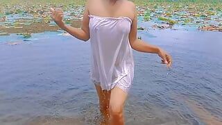 Srilankan school sexy girl showing beautiful boobs in bathroom.natural place hot and sexy wife video, srilankan young lady bathi