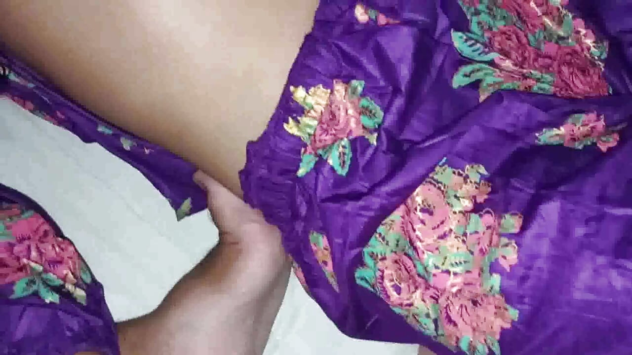 Aj bhot maza aya barish lagi the aur sex kia