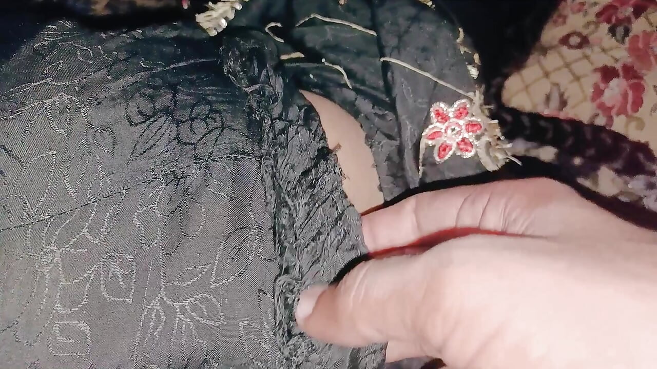 Arabic Girl ko oil laga kar chudai ki Mast Bhabhi