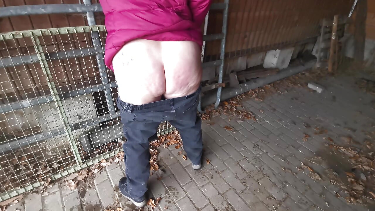 Ass and titspanking in nature