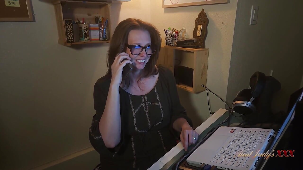 AuntJudysXXX – Busty Mature Amateur Autumn Gets a Naughty Massage