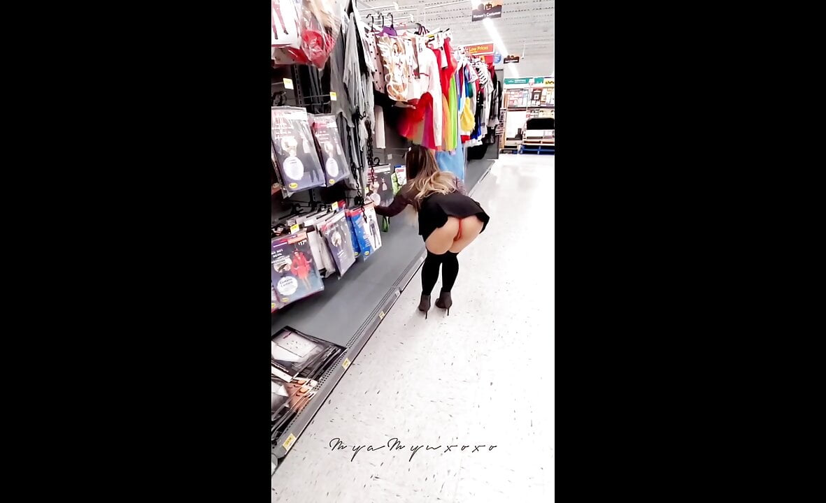 Bending Over & Flashing My Asian Pussy In Walmart (Pussy Slip)