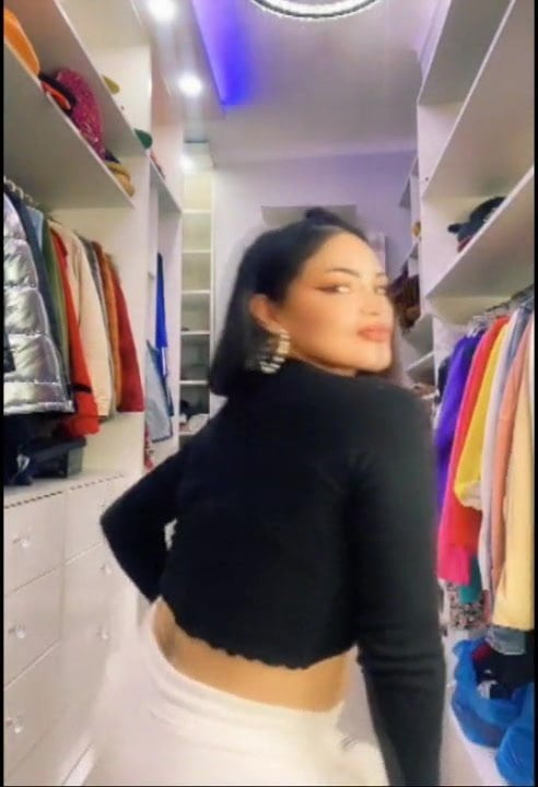 CHUKA02 – Shirley Alegre 41ujnn