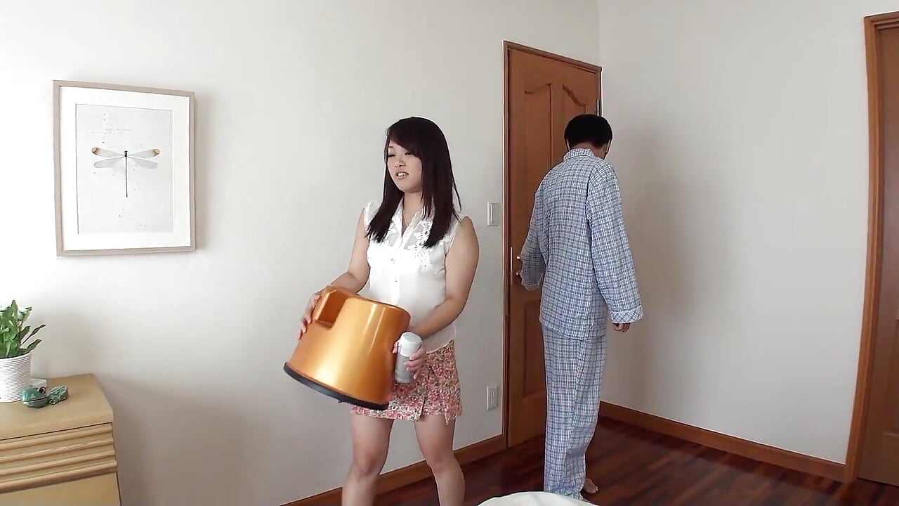 Curvy Japanese Teen Get Deep Creampie at Uncensored Massage Sex