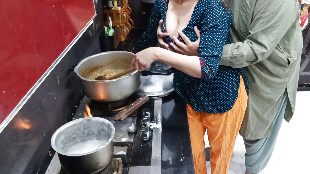 Desi Housewife Anal Sex In Kitchen While She Is Cooking