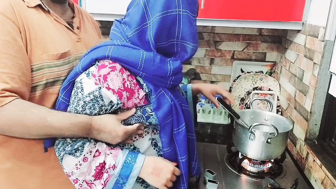 Desi Shy Aunty Fucked in Kitchen By Nephew While Cooking