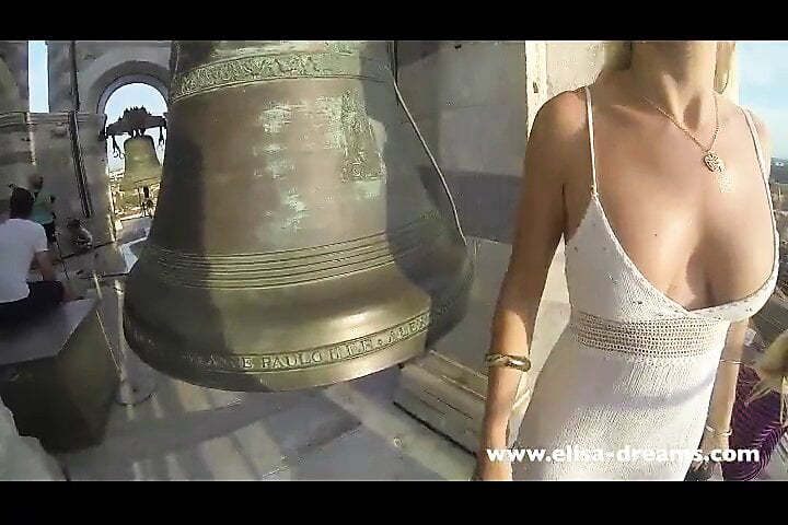 Flashing nude under my transparent dress in Pisa