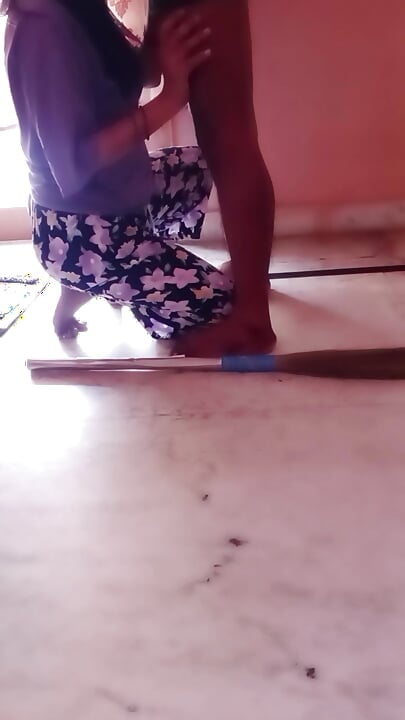 Home maid blowjob.. cheating maid husband cheating