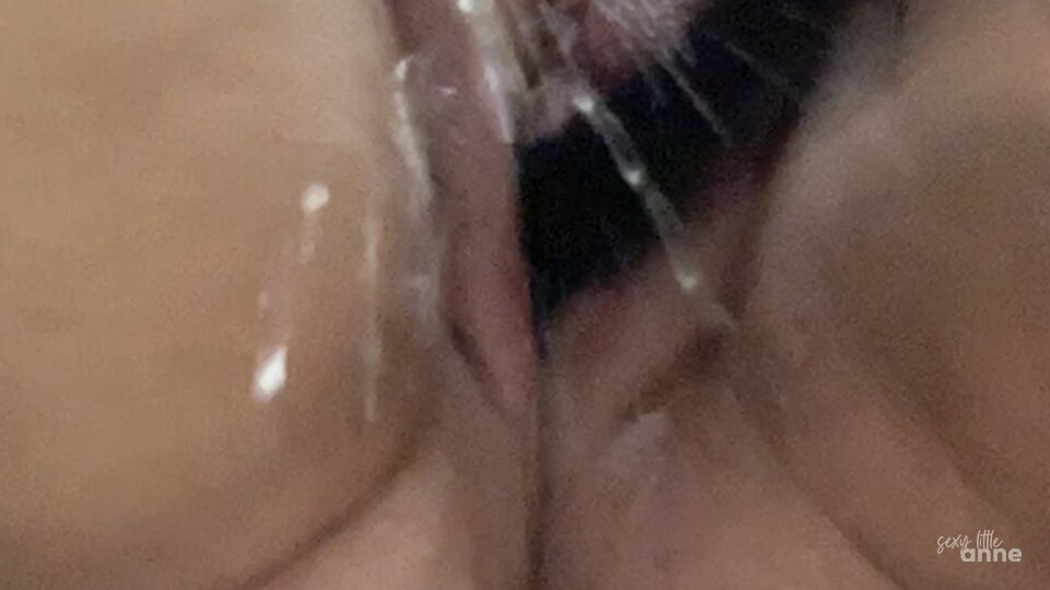 Horny babe creaming and squirting – compilation