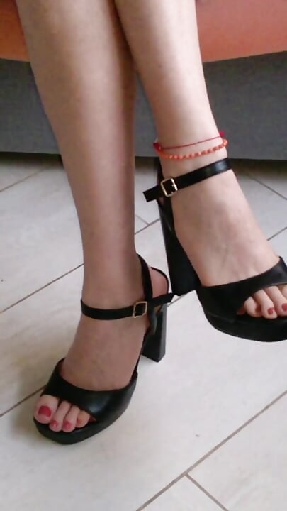 Hot and Sexy Dangling with High Heels