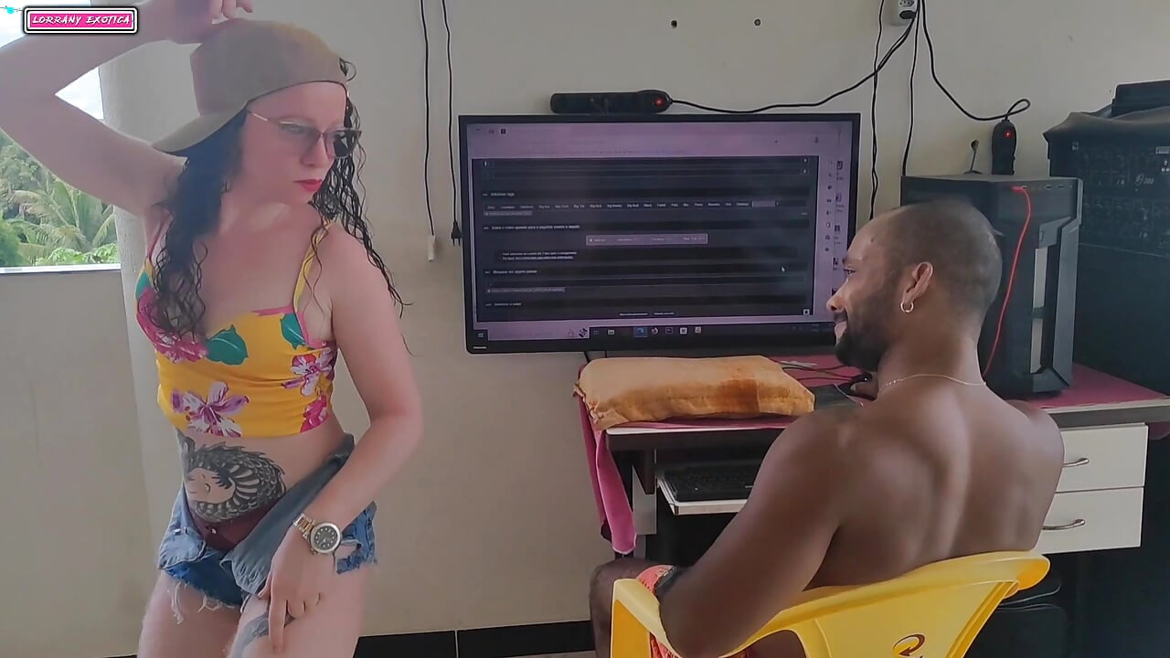 I DECIDED TO TEST MARCIO BAIANO SHAKING MY ASS IN HIS FACE AND HIS REACTION WAS NO DIFFERENT I ALL OVER UNTIL I WET ALL MY