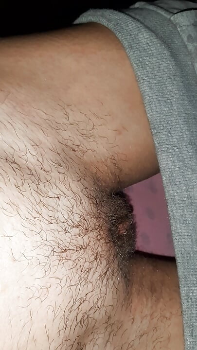 I hide in the barn to fuck my hairy, wet pussy to a shaking orgasm – Lesbian-candys