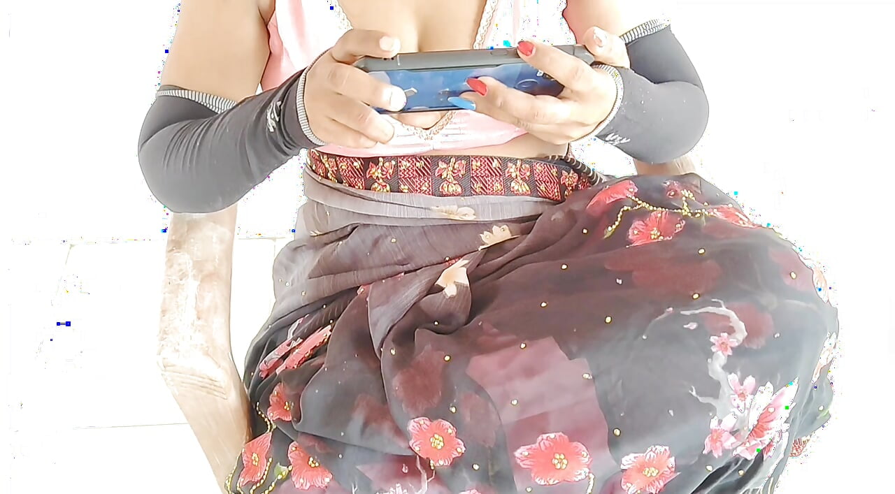 INDIAN HOT SEXY SAREE ROMANCE AND VERY HARD FUCK SARIKA BHABHI