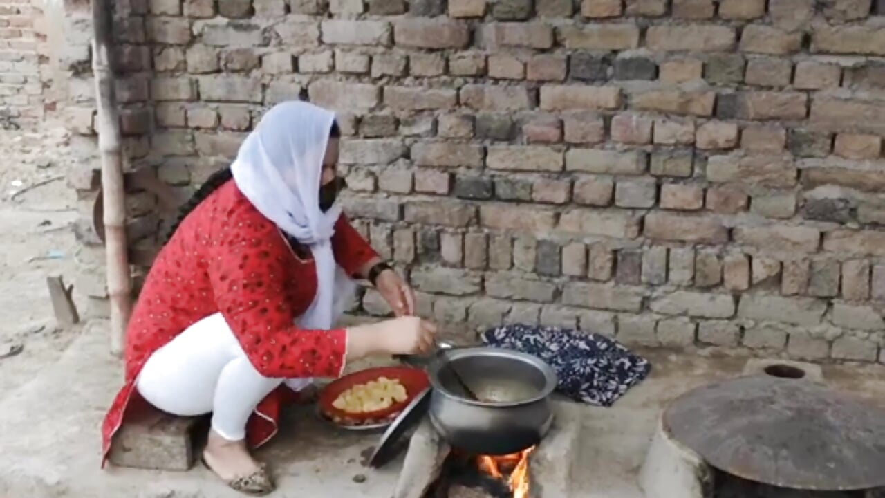 Khane Banay K Baad Phudi Marwa Li Husband Se Desi Homemade