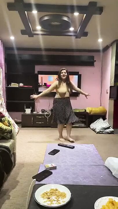 Pakistani girl – nude dancing at private party.
