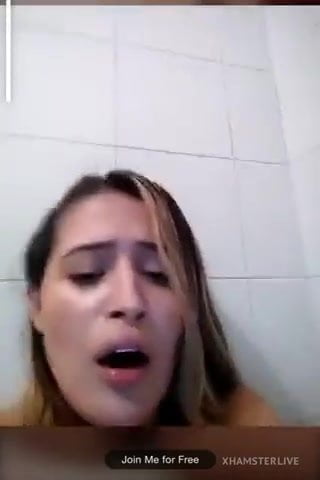 Rukha Ali is squirting at the mall