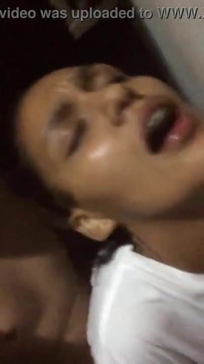 Safada gemendo de tesao