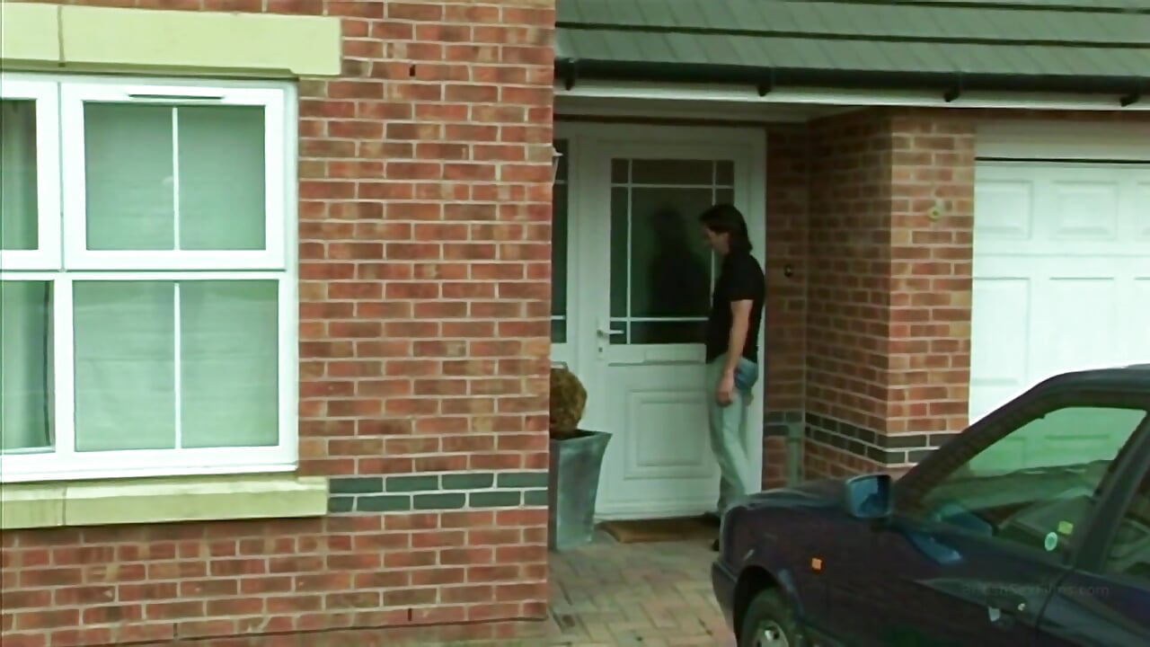 Skinny British wife double penetration