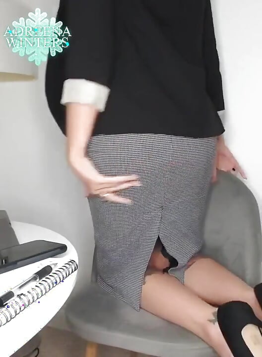 Sunday Cumday! you catch me watching porn in the office I let you watch as I make myself cum!