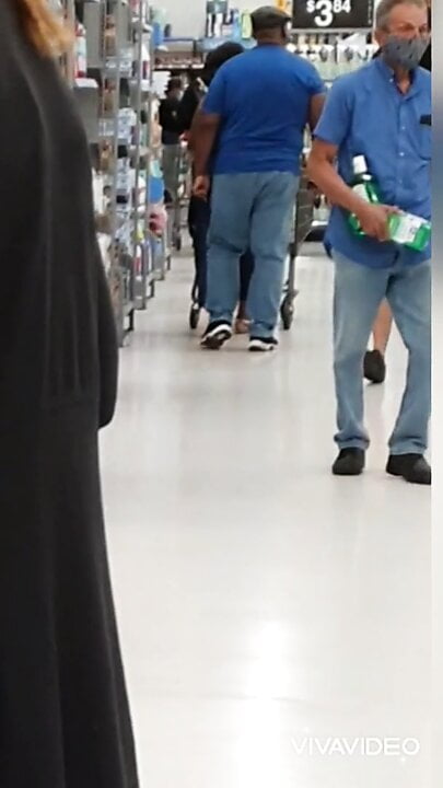 Tit out at supermarket