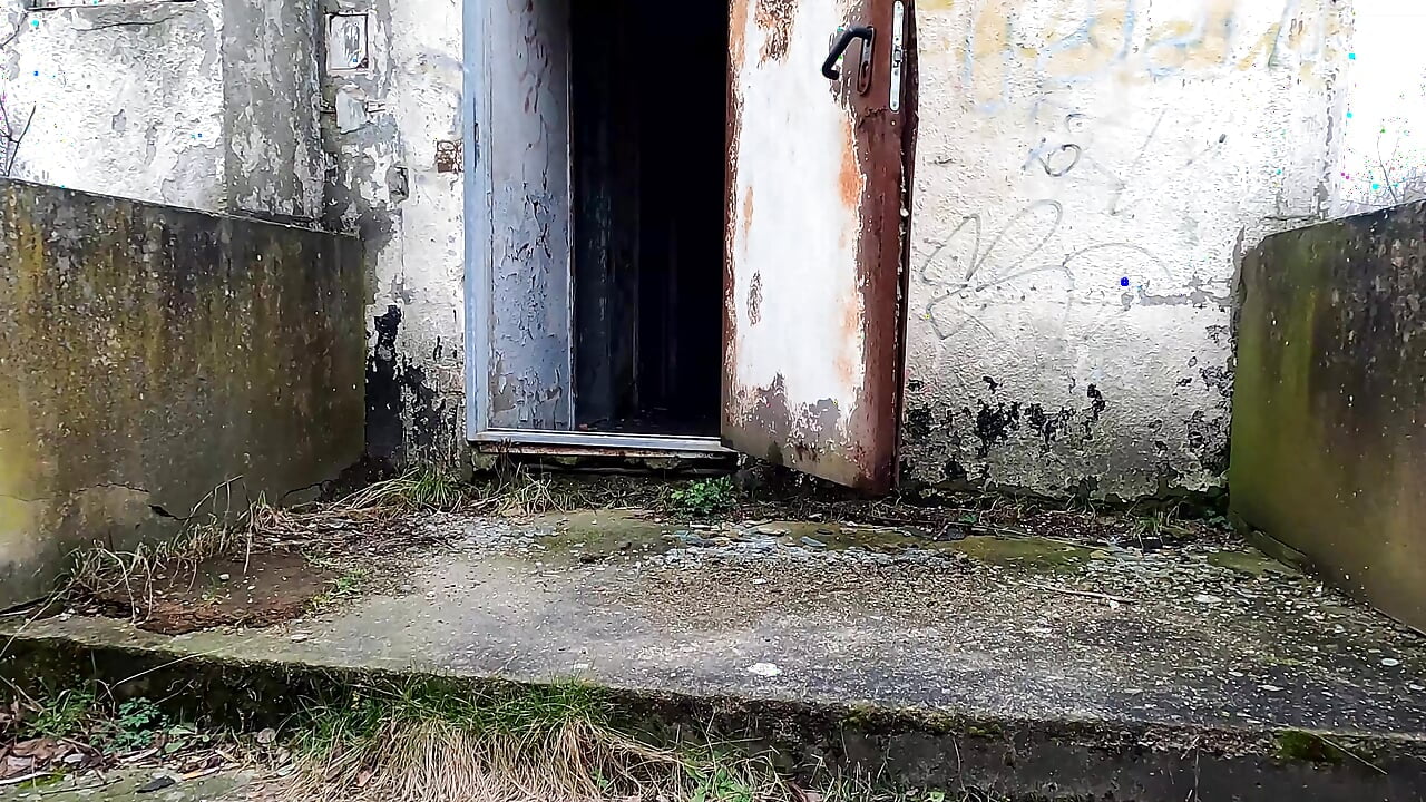 Titslapping at german border