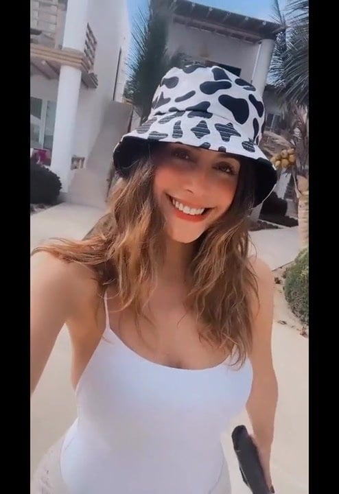 VP01 – Milett Figueroa 54col