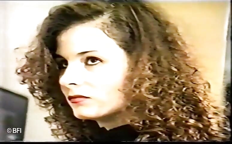 Amateur woman spanked at the hairdresser