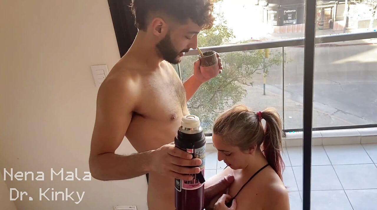 ARGENTINIAN TO THE STICK. ROYAL COUPLE DRINKING AND DRINKING MATE. HARDCORE SEX DR KINKY FT NENAMALA