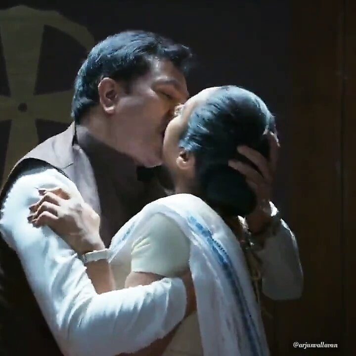 Indian Politician’s secretary sucks him