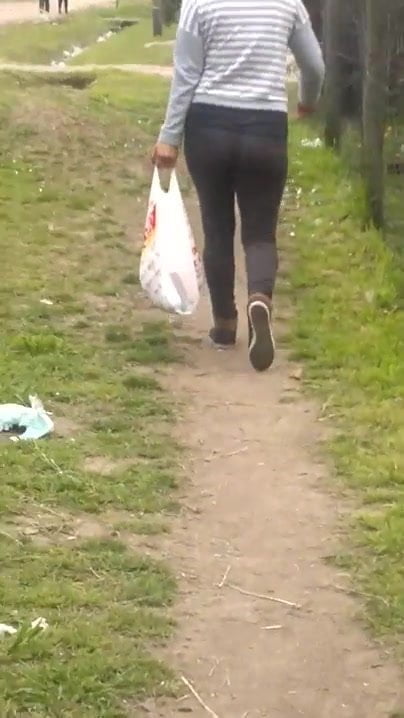 pendeja rica con calza transparente