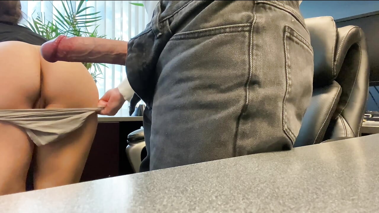 Secretary sucks boss cock