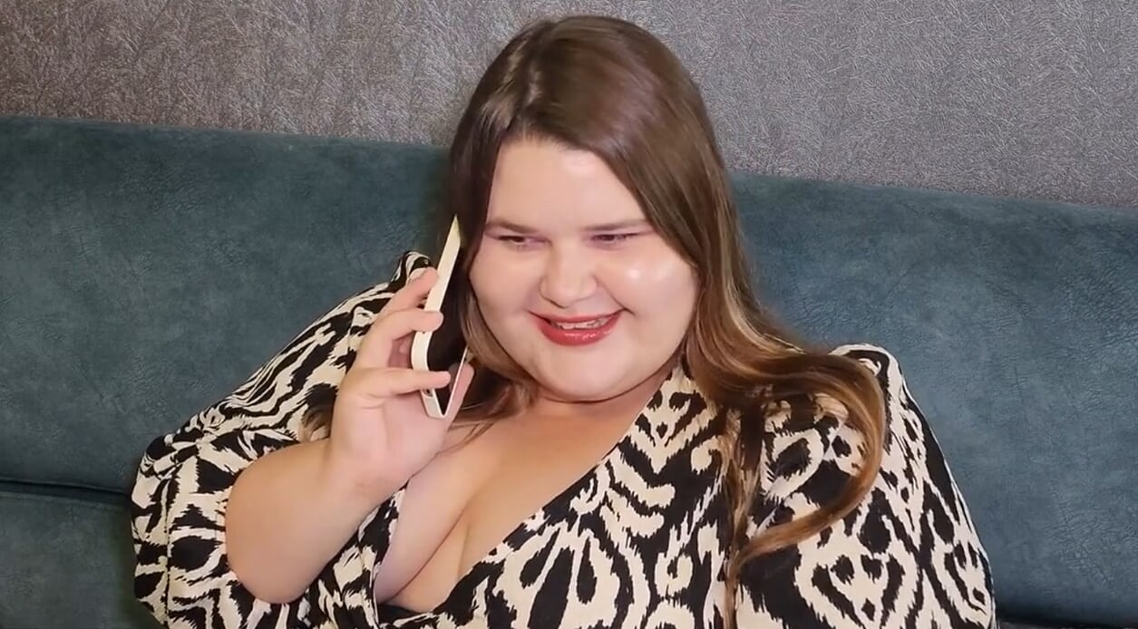 She prefers her sex toy to his pathetic tiny dick