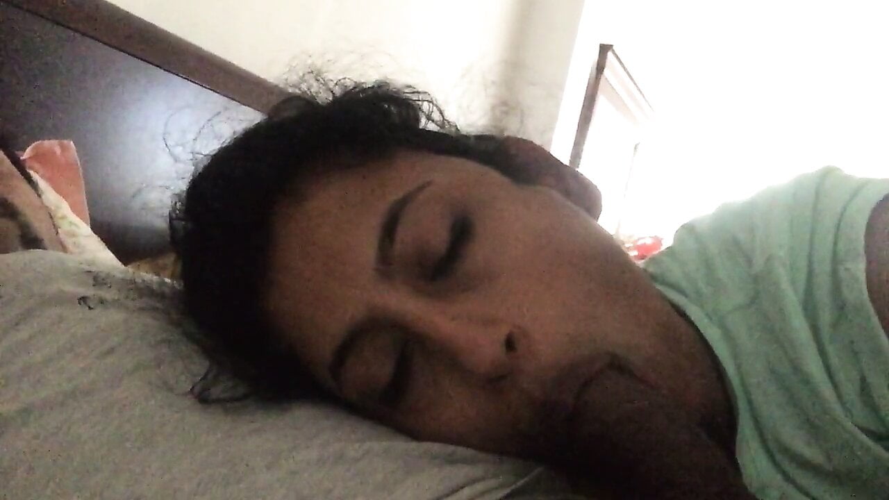 Superhot Nri loves sucking cock