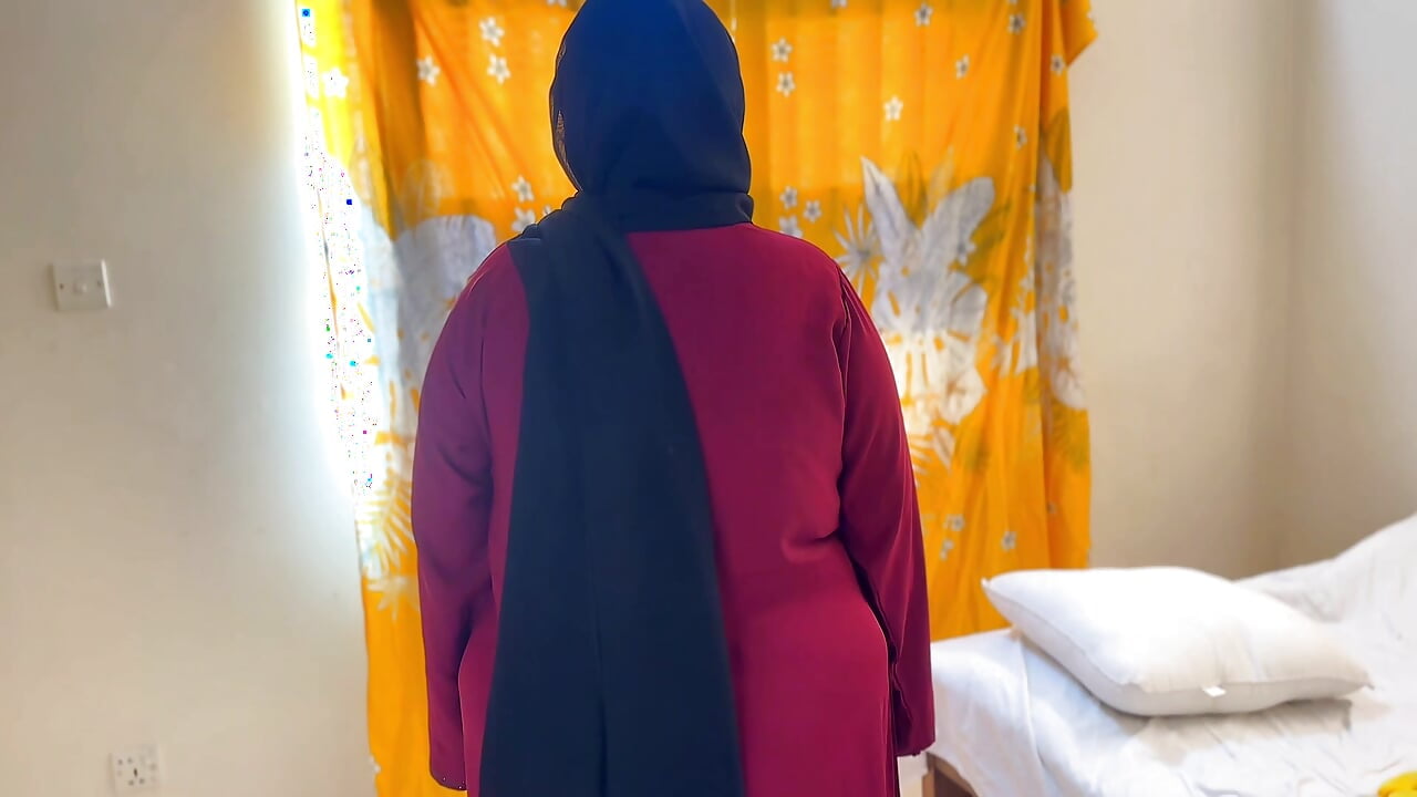 TABOO SEX: Muslim Busty 40y old Stepmom want Fuck from stepson's 18y Old Friends, Then He Tieds her Hand & Give Rough Fuck